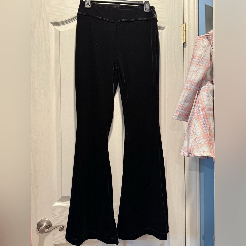 NWOT Sofia by Sofia Vergara Black Flare Velvet Pants